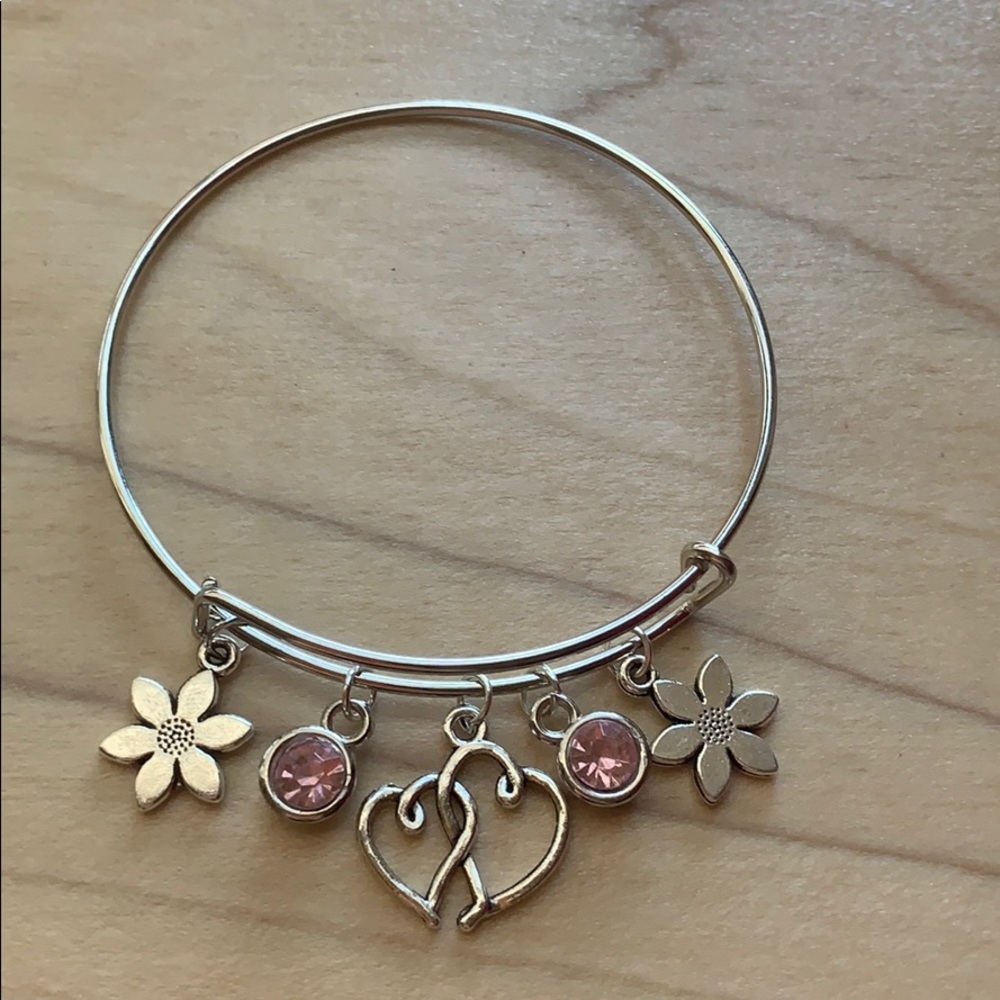 A HANDMADE LOVE BRACELET